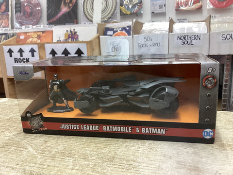 Justice League - Batmobile And Batman