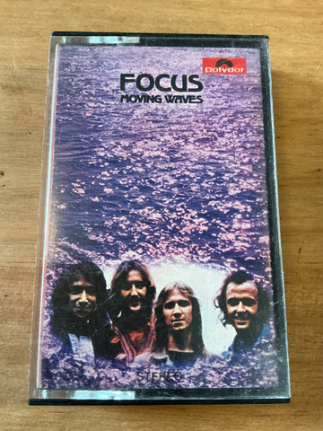 Focus - Moving Waves